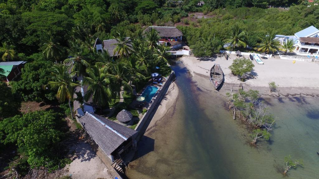 Ylang Hotel Ambondrona  ภายนอก รูปภาพ