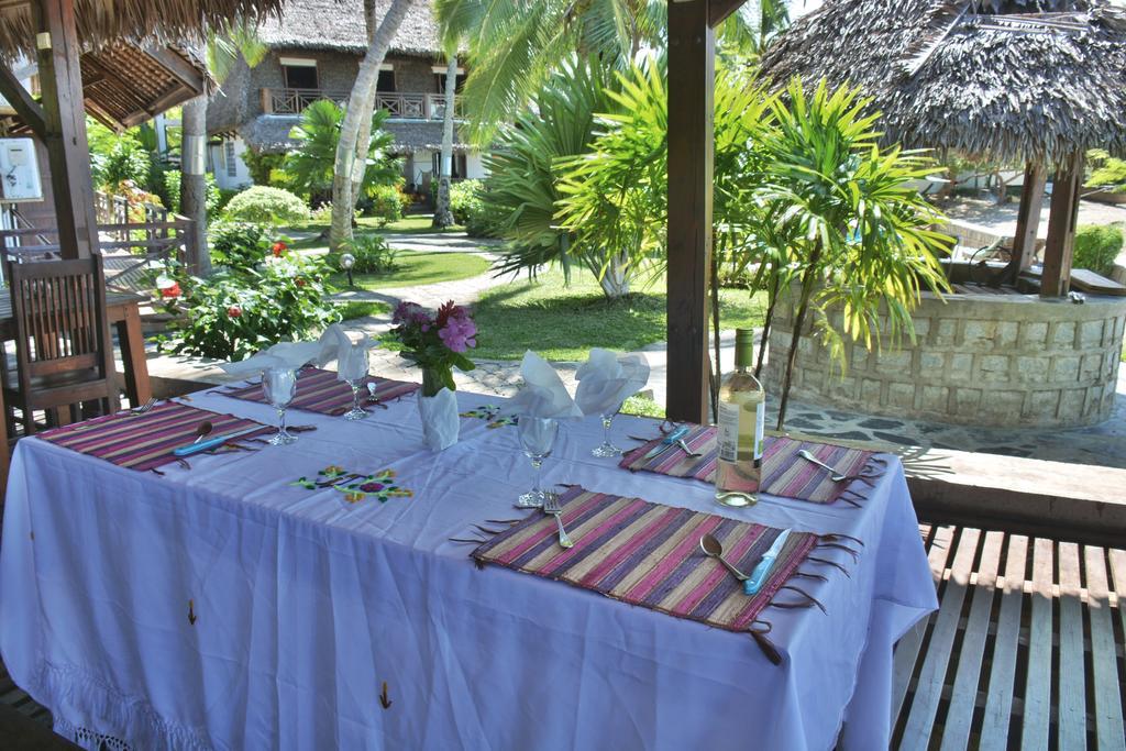 Ylang Hotel Ambondrona  ภายนอก รูปภาพ