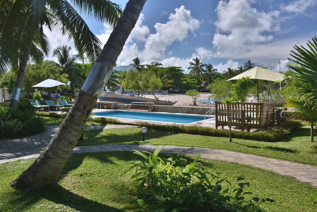 Ylang Hotel Ambondrona  ภายนอก รูปภาพ