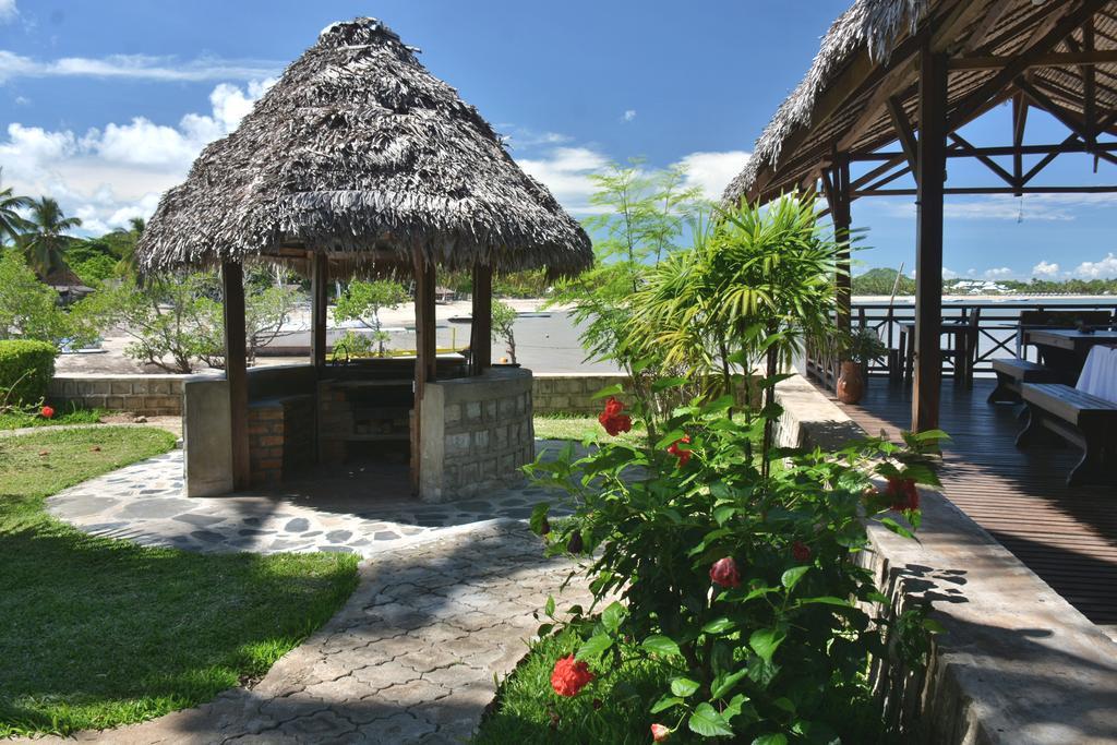 Ylang Hotel Ambondrona  ภายนอก รูปภาพ