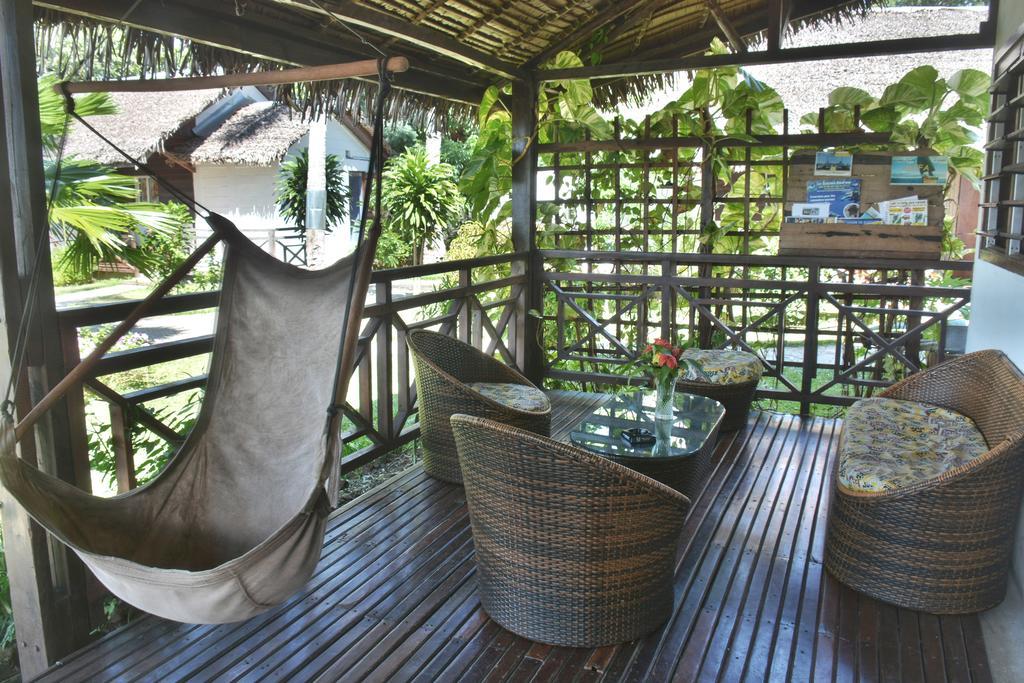 Ylang Hotel Ambondrona  ภายนอก รูปภาพ