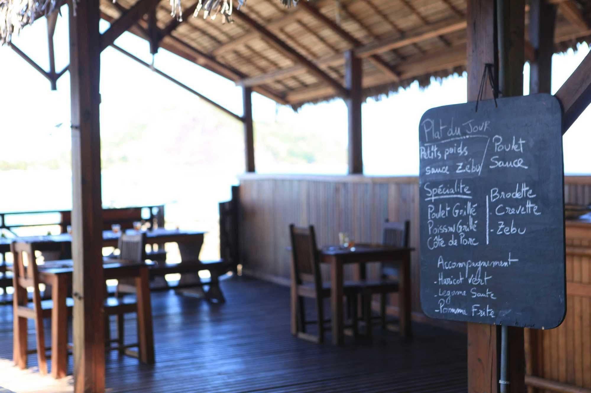 Ylang Hotel Ambondrona  ภายนอก รูปภาพ