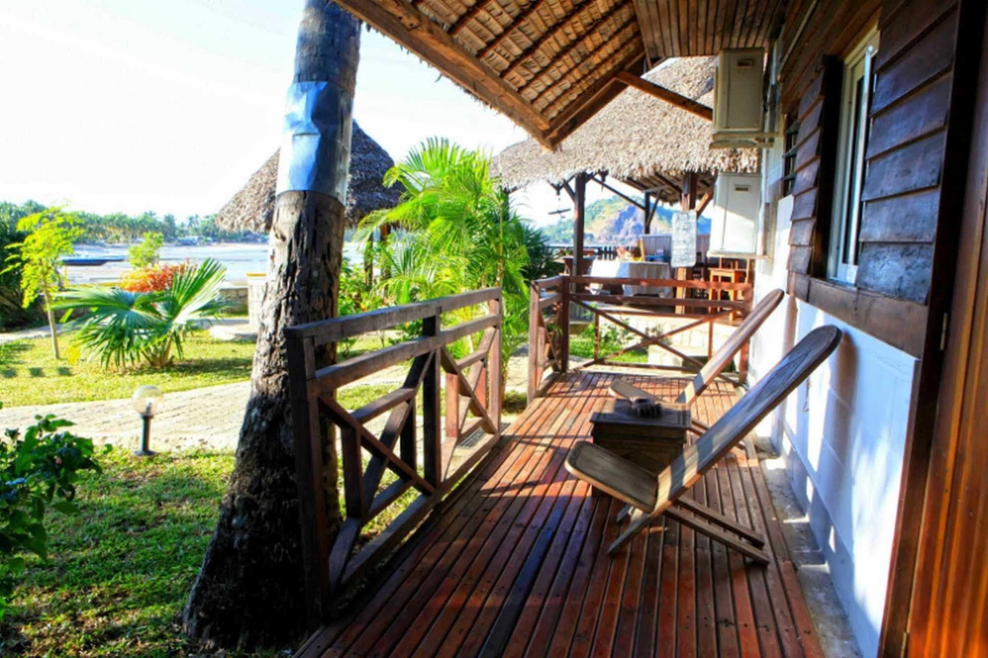 Ylang Hotel Ambondrona  ภายนอก รูปภาพ